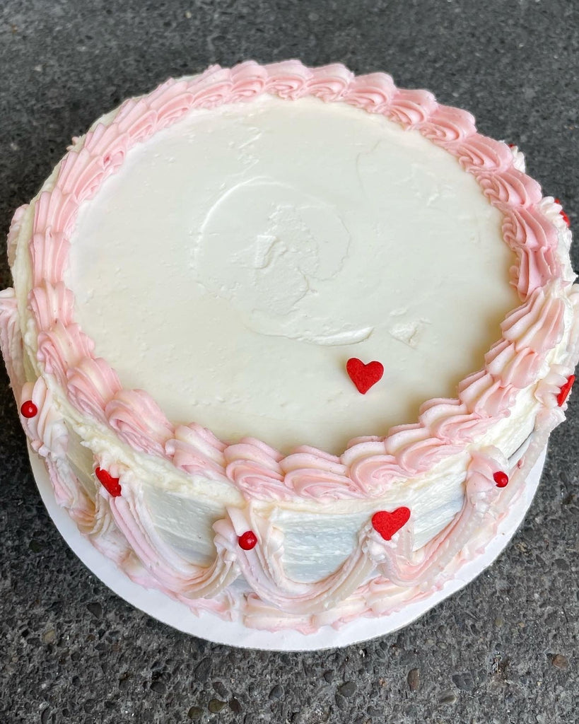 pretty valentine cake